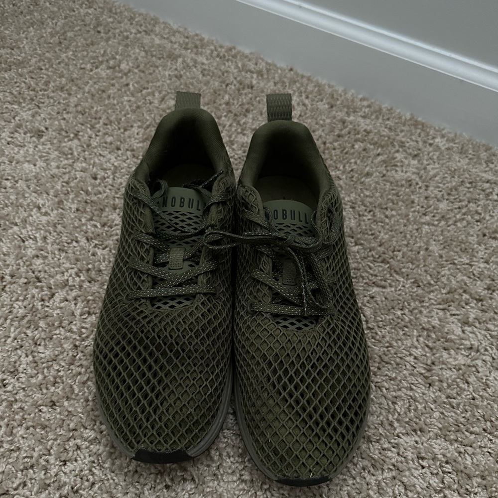 Nobull army green men’s 9.5